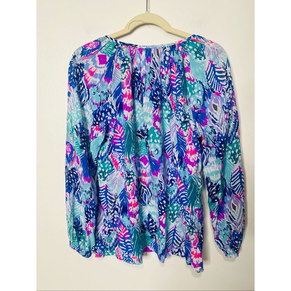 Lilly Pulitzer Willa Top in Quill Out Blue Multi Tropical Print Sz Medium 100% R - Picture 9 of 9